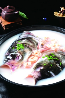 三鲜炖鱼头图片